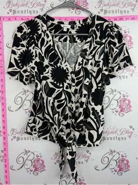 Reitmans shirt top Black and White Floral Tie-Front Blouse